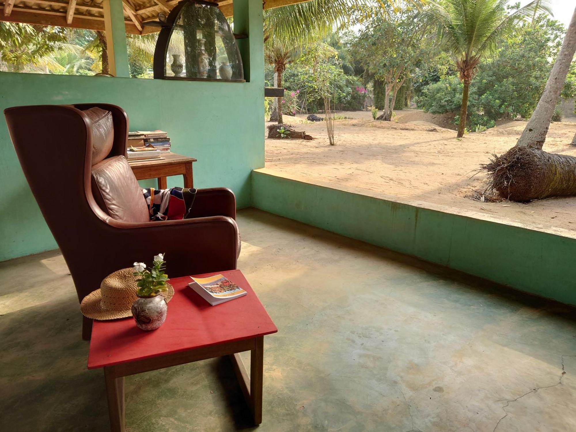 Rundbungalow Auf Lionsrest Grand-Bassam エクステリア 写真